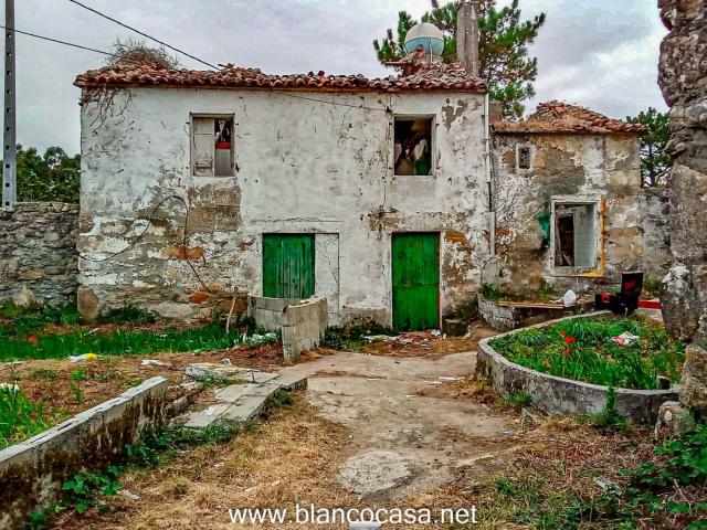 Casa con terreno para reformar a 700m del paseo marítimo de Corme