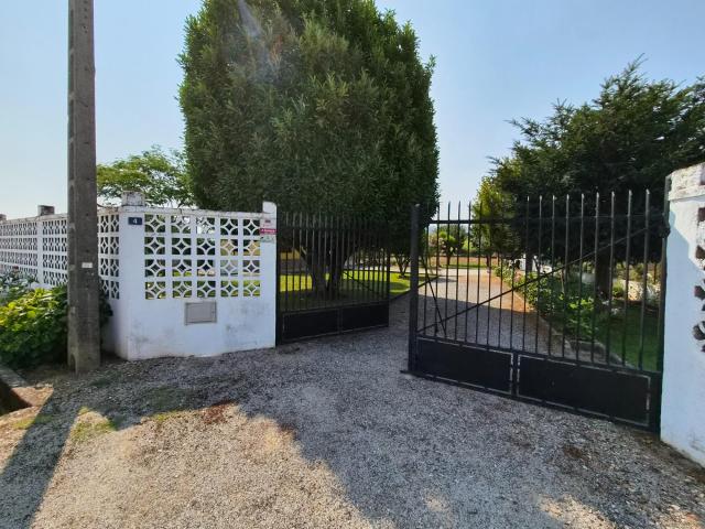 CASA CON TERRENO CAMPONARAYA