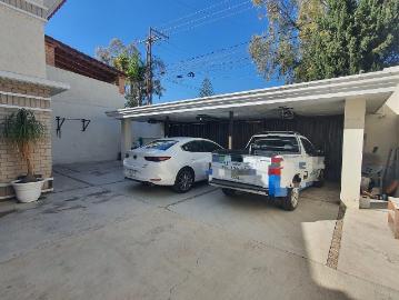 CASA CON UBICACION PRIVILEGIADA EN LA CIUDAD