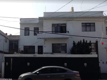 Casa con uso de suelo en col. Americana guadalajara jal