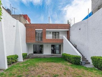 Casa con uso de suelo en San Francisco Culhuacán Barrio de Santa Ana, Coyoacán