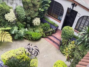 CASA CON USO DE SUELO H5 MIXTO, IDEAL PARA OFICINAS, EDIFICIO O REMODELAR.!