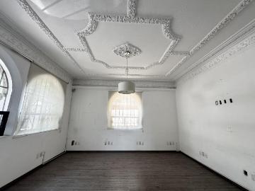 Casa con uso de suelo ideal para embajada