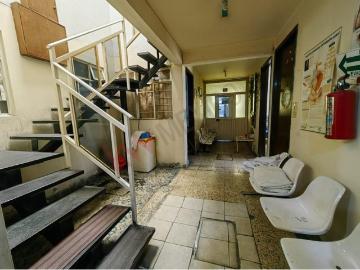 Casa con uso de suelo mixto habitacional comercial funcionó como clínica ginecológica los últimos años