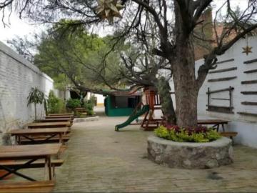CASA CON USO DE SUELO PARA NEGOCIO O INVERSION EN SANTA ROSA JAUREGUI