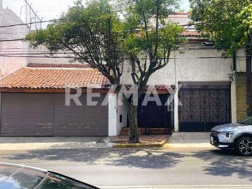 Casa con Uso de Suelo para oficinas en Las Águilas, Ubicación Privilegiada cerca de Periférico