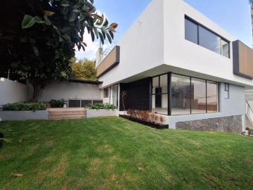 Casa con Vigilancia Remodelada