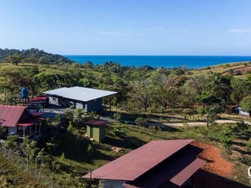 Casa con Vista al Mar con Cabana en Mariato Veraguas