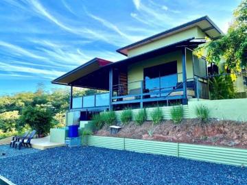 Casa con Vista al Mar de Diseño Arquitectónico en Venta en Altos de Malena – Torio