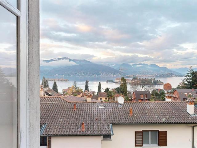 Casa con Vista Lago e Dependance a Stresa 166m² Stresa