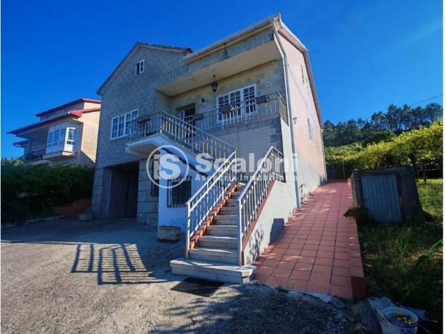 Casa con vistas al mar y a la montaña