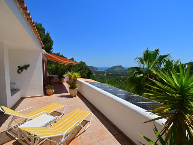 Casa con vistas panorámicas al mar, campo de golf e Ibiza ciudad