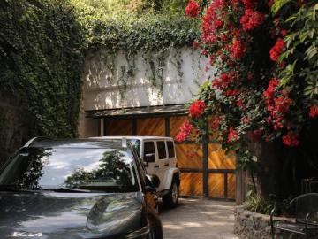 Casa con alma en Santa Catarina | Jardín Arbolado y Privacidad