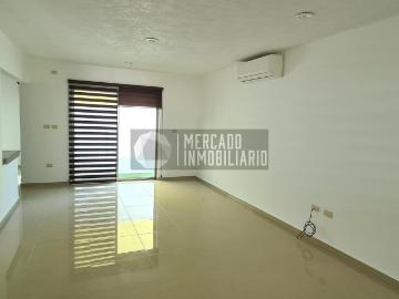 Casa con alberca compartida en renta en residencial onix