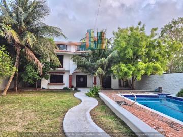 CASA CON ALBERCA DE 6 RECAMARAS EN CANCUN N RESIDENCIAL