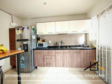CASA CON ALBERCA EN TLALTIZAPAN, MORELOS