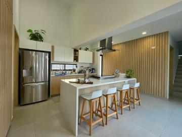 CASA con ALBERCA en venta en El Sendero