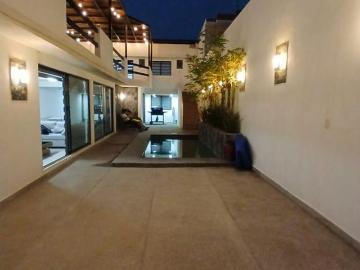 Casa con Alberca en Venta en Jassos