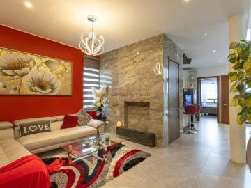 Casa con alberca | Habitación PB · Triple altura · Diagonal a parque | Cumbres Elite Premier Everest