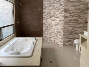 Casa con alberca, ideal para hotel boutique, ubicada en zona de alta demanda cuartos amueblados