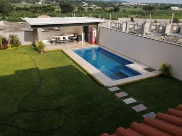 Casa con alberca privada, excelentes acabados