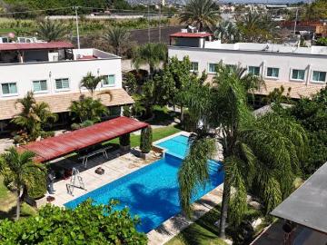 Casa con alberca, roof garden y 3 recámaras | Privada de 24 casas con seguridad 24/7