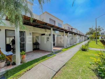 CASA CON ALBERCA Y AMENIDADES DEPORTIVAS EN CONJUNTO REAL SANTA FE II