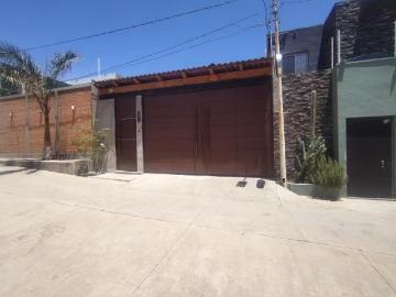 CASA CON ALBERCA Y NEGOCIO RENTABLE EN VENTA CLIENTES FRECUENTES Y EXCELENTES