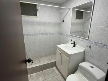Casa con amplio terreno | 5 Dormitorios por 240000. 00 en La Florida