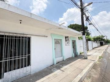 Casa con amplio terreno en Venta en Amapolas, Veracruz