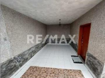 Casa con Amplio Terreno en Agricola Pantitlán