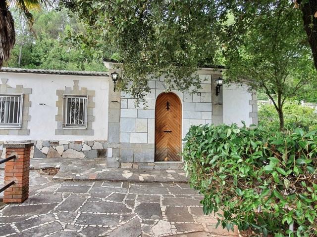 Casa con amplio terreno en El Calvet, Sant Salvador de Guardiola