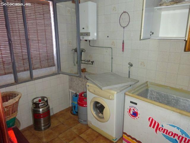 CASA CON AMPLIA PARCELA EN EL FENAZAR
