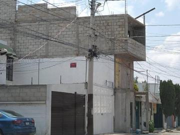 Casa con ampliación en proceso. Terminela a su gusto