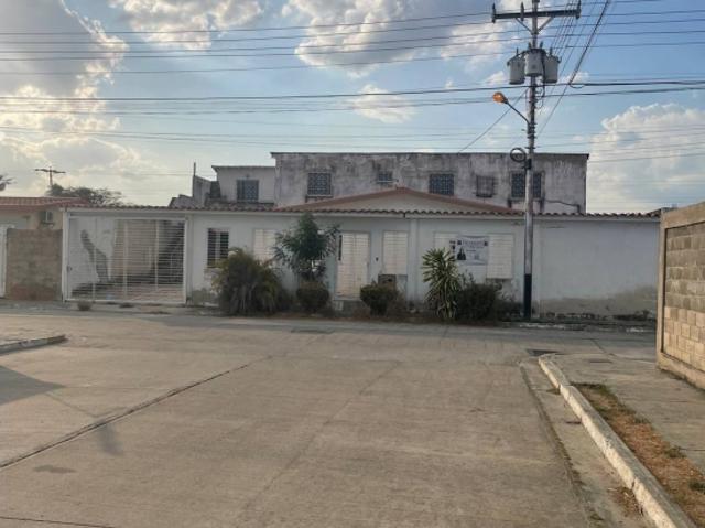 Casa con anexo en Venta, Urb. El Bosque, Cagua