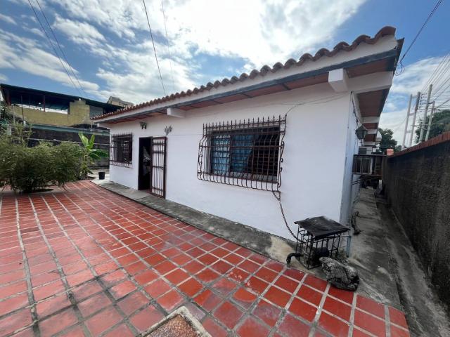 Casa con anexo en Venta, Sector Los Olivos Nuevos, Maracay