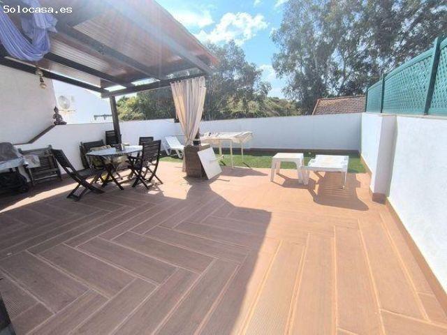 Casa con azotea de 40 m2 y apartamentos