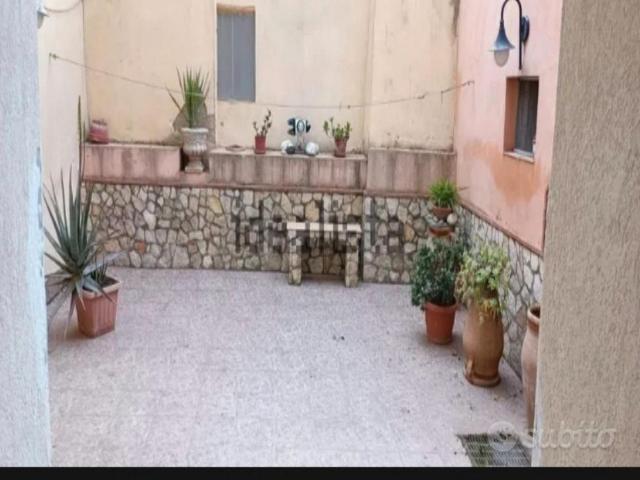 Casa con corte