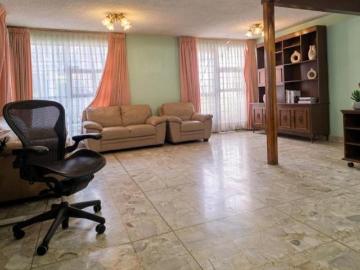 Casa con Cuatro Recámaras en Jardín Balbuena