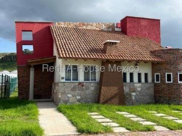 Casa con cuarto de TV y 2 recámaras. Colinas Campestre VENTA