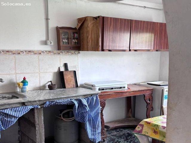 Casa con cuevas y terreno en Valerón Gáldar