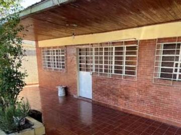 Casa con depto a refaccionar en Moreno
