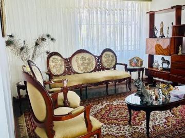 Casa con dormitorios muy bien ubicada altura cuadra de la colonial lima