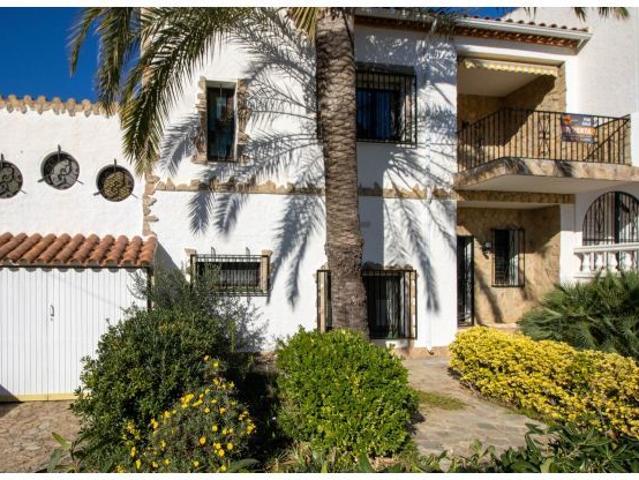 Casa con dos amarres en Empuriabrava