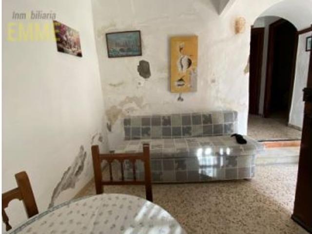 CASA CON DOS VIVIENDAS EN CASCO HISTÓRICO