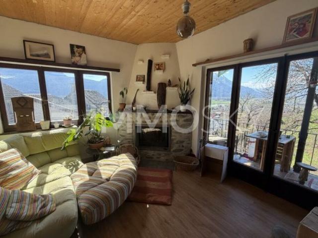 Casa con due appartamenti: vivi in uno, guadagna con laltro