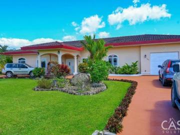 Casa Con Energía Solar En Venta En Boquete Canyon Village