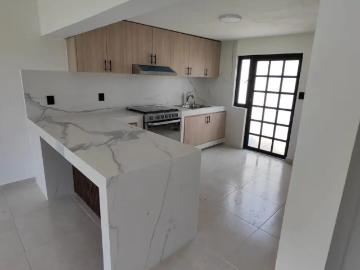 Casa con espacios muy amplios y recamara en PB