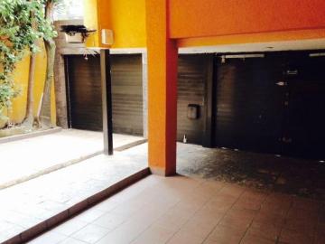 CASA REMODELADA CON EXCELENTES ACABADOS Y CONDICIONES