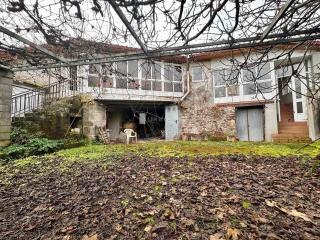 CASA con finca, con mucho potencial. Cerca de Ourense. TOEN
